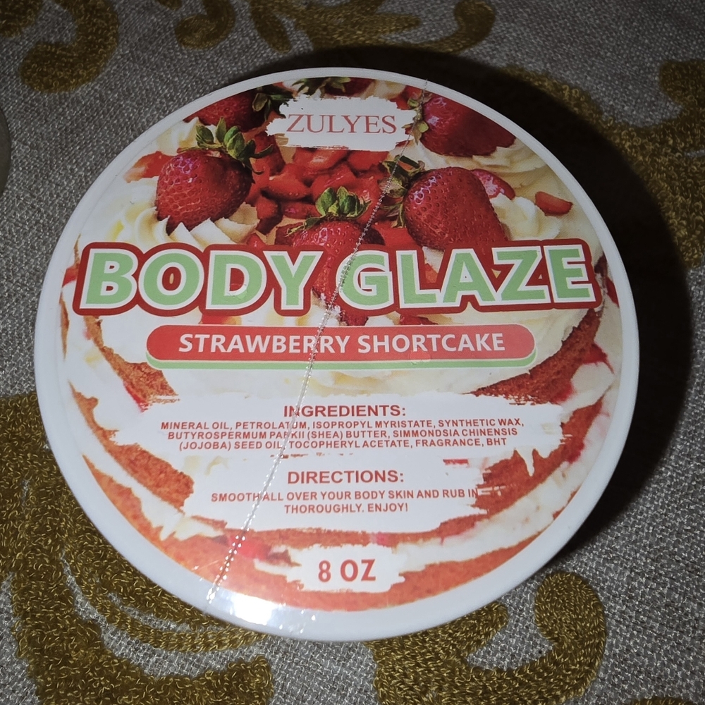(2) 8 oz Strawberry Shortcake Body Glaze New - Picture 2 of 4